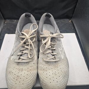 Mizuno Gray Athletic Shoes